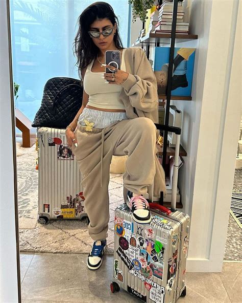 mia khalifa ropa interior|Las fotos de Mia Khalifa en ropa interior para presumir su。